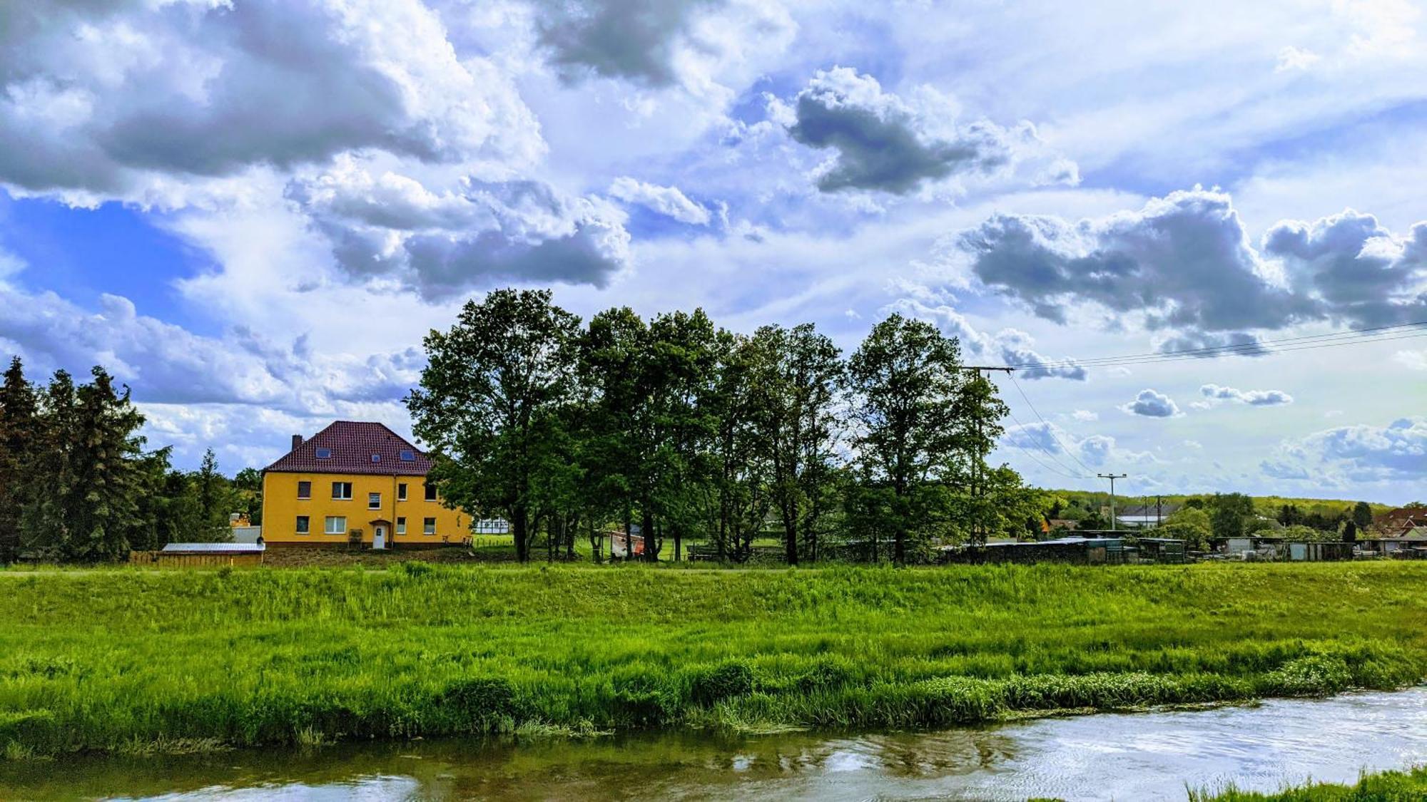 Gelbes Haus Seenland Ferienwohnungen Xl Elsterheide Екстер'єр фото